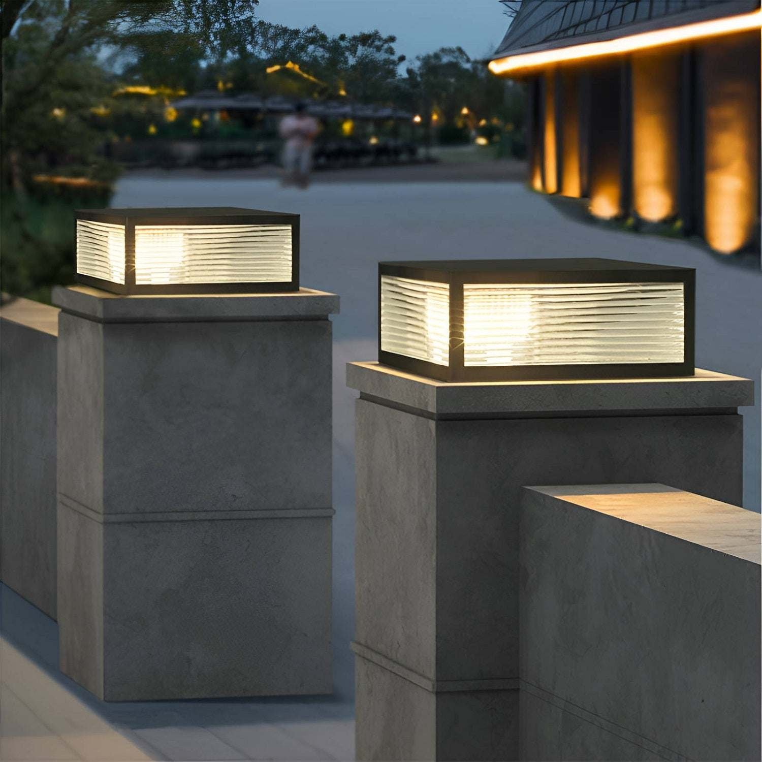 Outdoor Solar Powered Light with Remote Control Outdoor Solar Powered Light with Remote Control